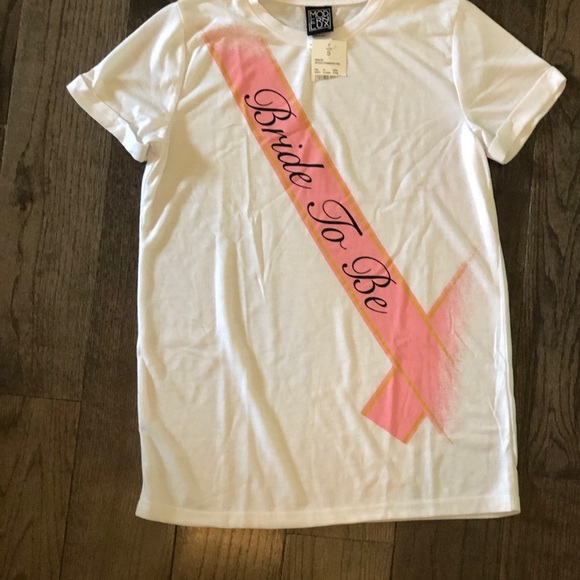 White Bride to be T-Shirt Size Small (S) - Picture 3 of 8